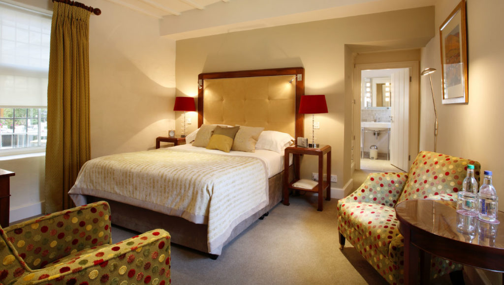 Russells Of Broadway Fine Dining Cotswold Food Hero Bedrooms 3